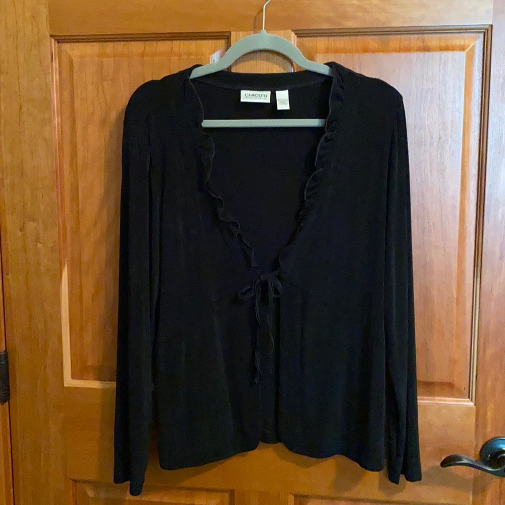 Chico’s Travelers tie front top.